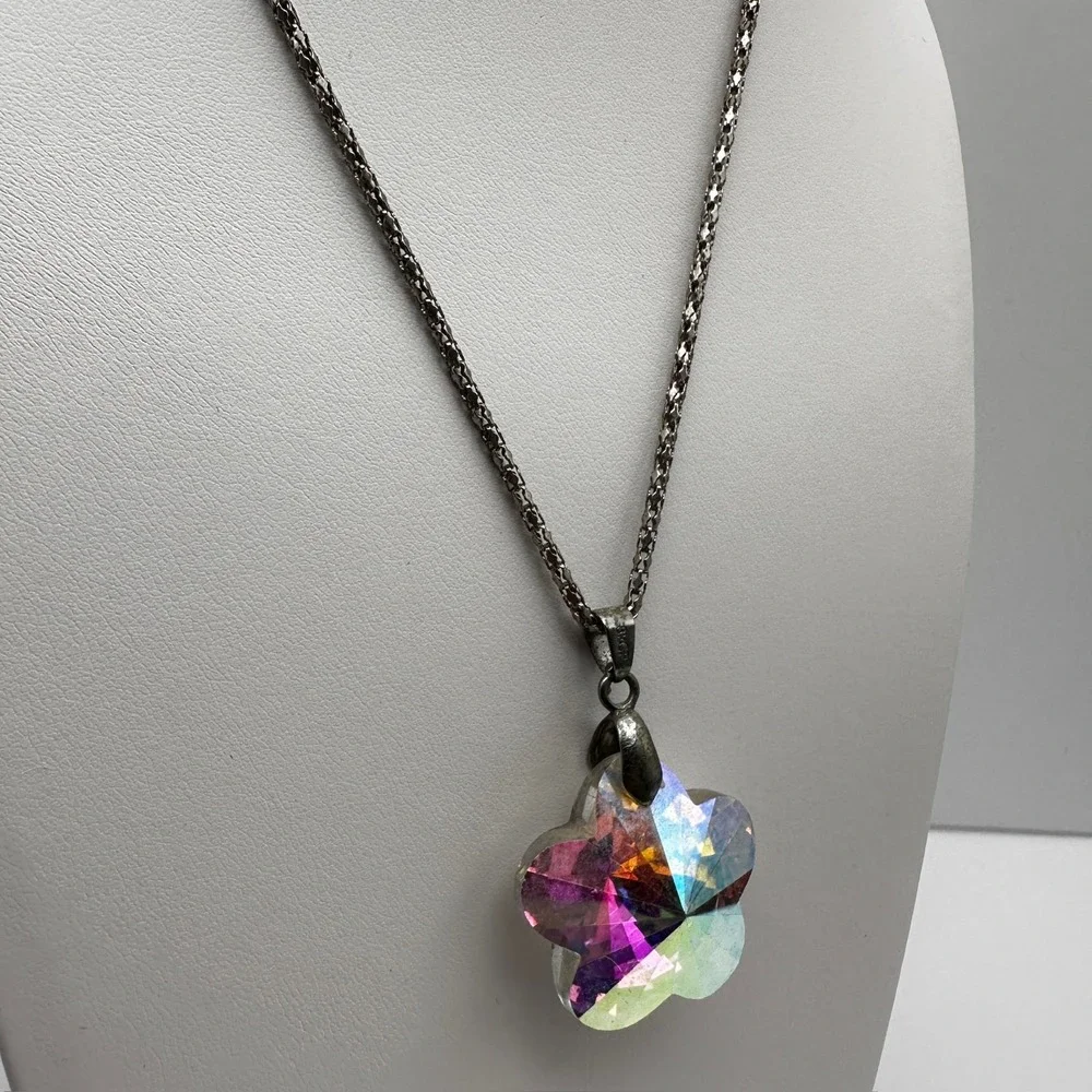 Vintage 90s Borealis Flower Pendant Necklace Boho Women's Classic Jewelry